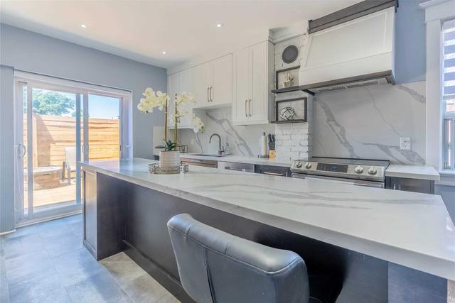902 Woodbine Ave, House semidetached with 3 bedrooms, 3 bathrooms and 2 parking in Toronto ON | Image 39