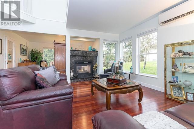 209 Jamie Pl, House detached with 3 bedrooms, 3 bathrooms and 3 parking in Langford BC | Image 10