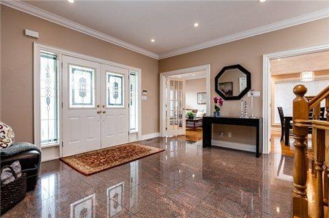 362 Glenkindie Ave, House detached with 4 bedrooms, 4 bathrooms and 7 parking in Vaughan ON | Image 2