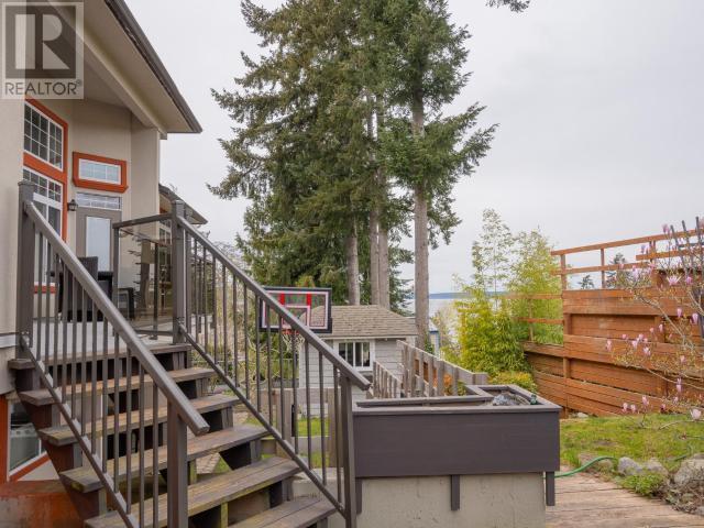 6929 Retaskit Crt, House detached with 5 bedrooms, 4 bathrooms and 2 parking in Powell River BC | Image 76