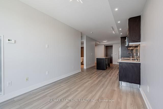 6404 - 388 Yonge St, Condo with 1 bedrooms, 1 bathrooms and 1 parking in Toronto ON | Image 6
