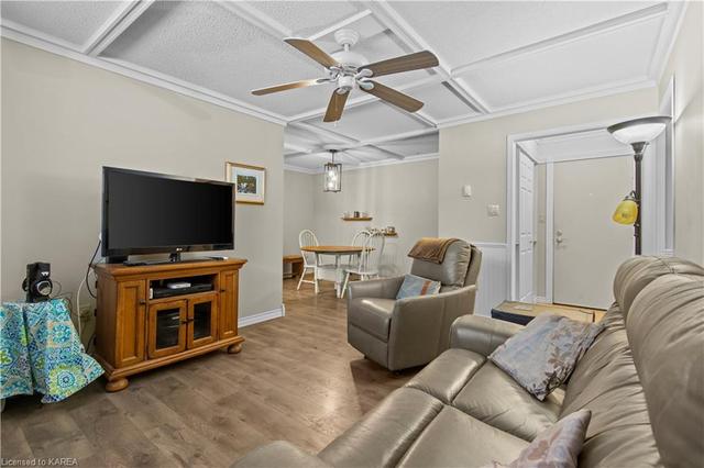 110 - 1010 Pembridge Crescent, House attached with 2 bedrooms, 1 bathrooms and 1 parking in Kingston ON | Image 36