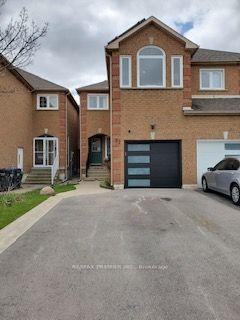 97 Lent Cres, House attached with 3 bedrooms, 3 bathrooms and 2 parking in Brampton ON | Image 1