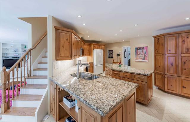 19 Westridge Rd, House detached with 4 bedrooms, 4 bathrooms and 3 parking in Toronto ON | Image 6
