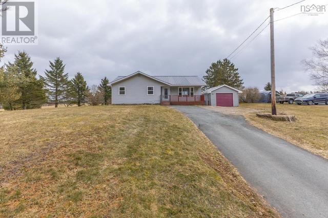 625 Crombe Road, House detached with 3 bedrooms, 1 bathrooms and null parking in East Hants NS | Image 2