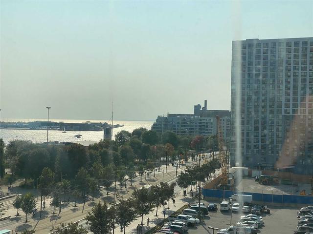 805 - 270 Queens Quay W, Condo with 2 bedrooms, 1 bathrooms and 0 parking in Toronto ON | Image 4