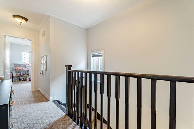 106 Rocky Point Cres, House semidetached with 3 bedrooms, 4 bathrooms and 3 parking in Brampton ON | Image 3
