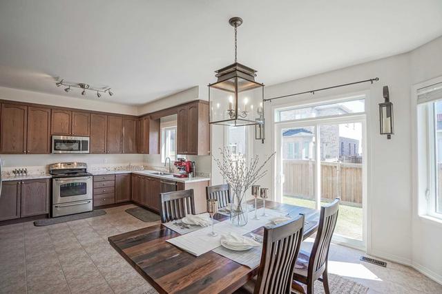 5 Edgehill Ave, House detached with 3 bedrooms, 3 bathrooms and 3 parking in Whitchurch Stouffville ON | Image 3