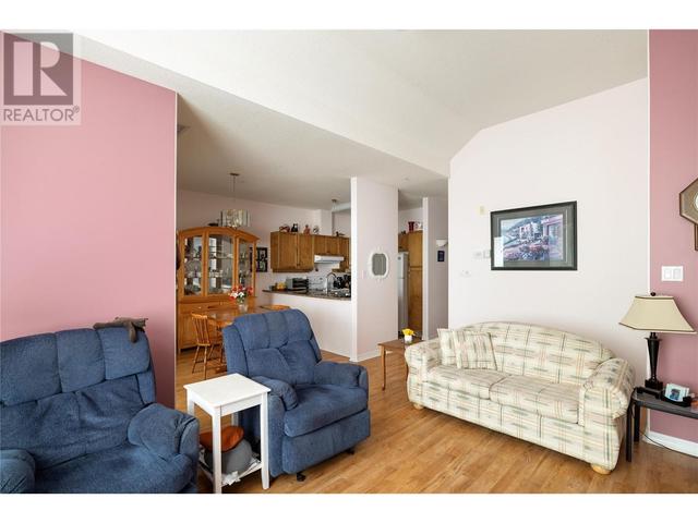 3805 - 30 Avenue Unit# 402, Condo with 2 bedrooms, 2 bathrooms and 1 parking in Vernon BC | Image 18