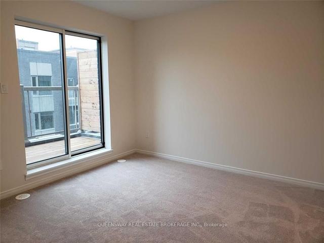 30 - 22 Applewood Lane, Townhouse with 3 bedrooms, 3 bathrooms and 1 parking in Toronto ON | Image 3