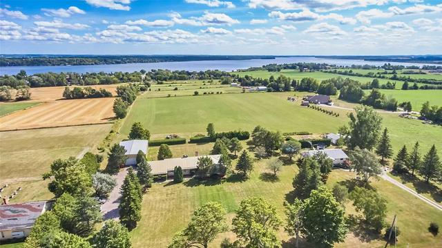 84 Algonquin Rd, House detached with 3 bedrooms, 3 bathrooms and 20 parking in Kawartha Lakes ON | Image 3