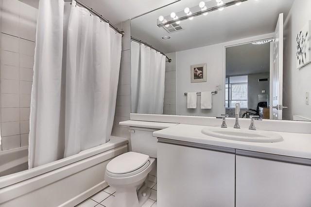 537 - 22 Southport St, Condo with 2 bedrooms, 2 bathrooms and 1 parking in Toronto ON | Image 14