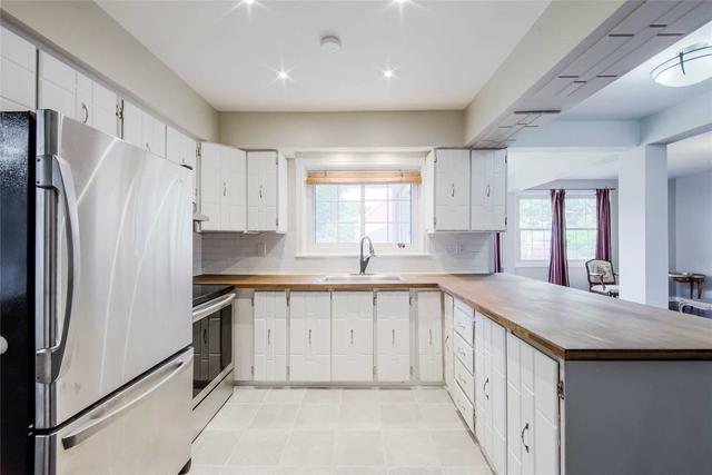 993 Caledonia Rd, House detached with 3 bedrooms, 3 bathrooms and 8 parking in Toronto ON | Image 3