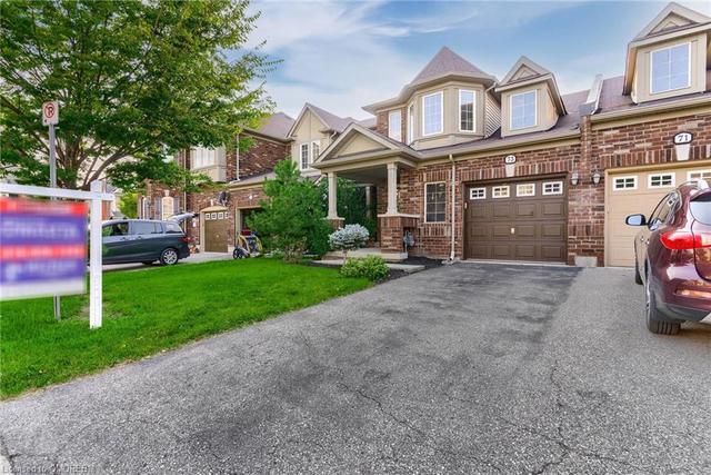 73 Mccandless Court, House attached with 3 bedrooms, 1 bathrooms and 3 parking in Milton ON | Image 2
