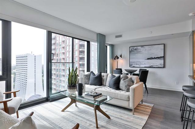 1810 - 188 Cumberland St, Condo with 2 bedrooms, 2 bathrooms and 1 parking in Toronto ON | Image 1