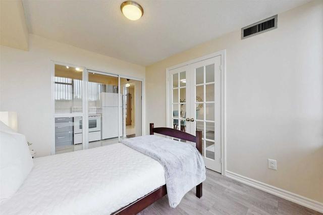 405 - 3050 Ellesmere Rd, Condo with 2 bedrooms, 2 bathrooms and 1 parking in Toronto ON | Image 13