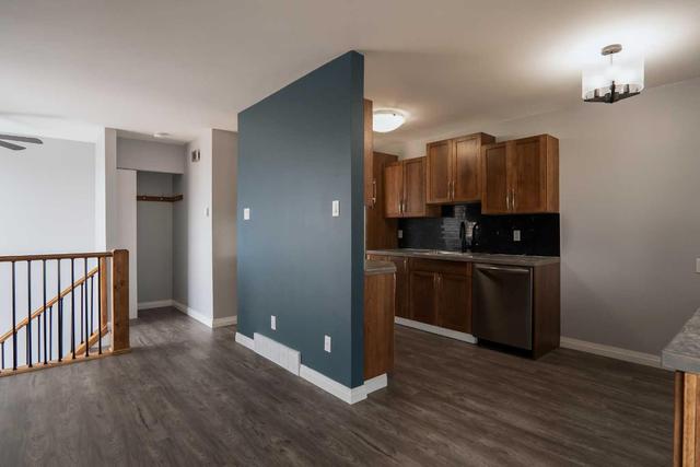 14 - 905 44 Avenue N, Home with 2 bedrooms, 1 bathrooms and 2 parking in Lethbridge AB | Image 7