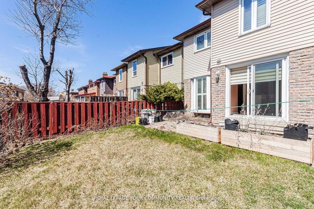 26 Barrington Cres, House detached with 3 bedrooms, 2 bathrooms and 3 parking in Markham ON | Image 18