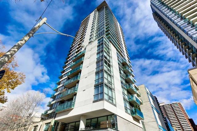 1004 - 285 Mutual St, Condo with 2 bedrooms, 1 bathrooms and 0 parking in Toronto ON | Image 1