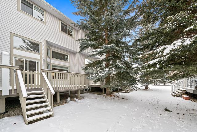 72 Kingsland Court Sw, Home with 3 bedrooms, 2 bathrooms and 2 parking in Calgary AB | Image 13