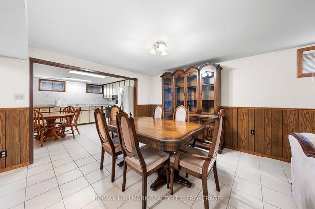 33 Roseglen Cres, House detached with 3 bedrooms, 2 bathrooms and 2 parking in Toronto ON | Image 24