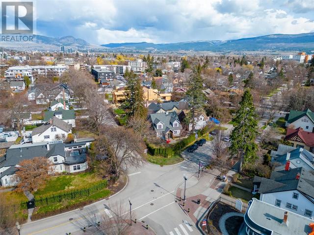 1907 Abbott Street, House detached with 5 bedrooms, 4 bathrooms and 6 parking in Kelowna BC | Image 41
