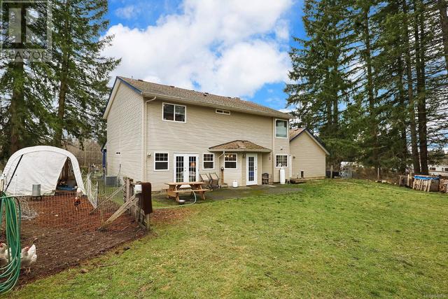 7522 Island Hwy N, House detached with 4 bedrooms, 3 bathrooms and 10 parking in Comox Valley C (Puntledge   Black Creek) BC | Image 44