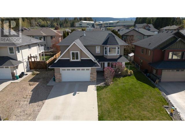 1770 23 Street Ne, House detached with 5 bedrooms, 3 bathrooms and 2 parking in Salmon Arm BC | Image 2