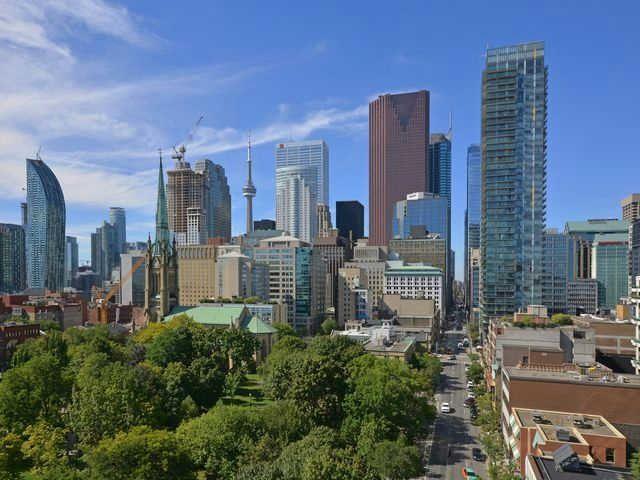 1004 - 112 George St, Condo with 2 bedrooms, 2 bathrooms and 2 parking in Toronto ON | Image 2