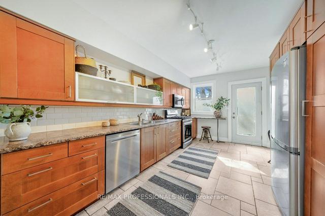 622 Brock Ave, House semidetached with 3 bedrooms, 2 bathrooms and 2 parking in Toronto ON | Image 7