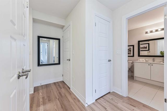 18 - 715 Lawrence Ave W, Townhouse with 2 bedrooms, 2 bathrooms and 1 parking in Toronto ON | Image 7
