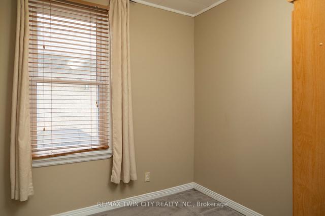 37 Fulton St, House detached with 2 bedrooms, 1 bathrooms and 3 parking in Brantford ON | Image 4
