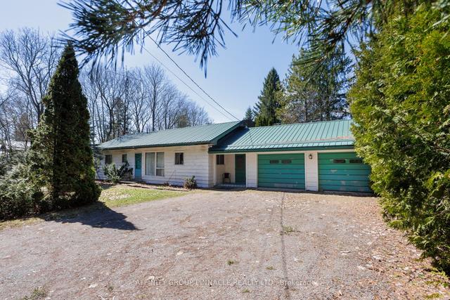 100 Reid St, House detached with 2 bedrooms, 1 bathrooms and 7 parking in Kawartha Lakes ON | Image 12