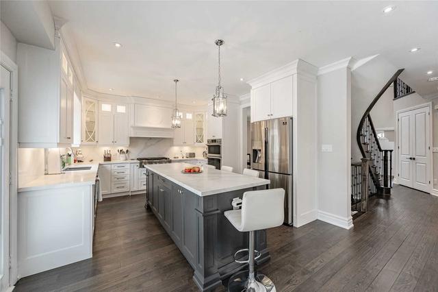 2285 Ridgeview Crt, House detached with 4 bedrooms, 4 bathrooms and 6 parking in Burlington ON | Image 3