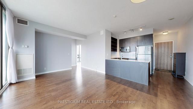3504 - 33 Lombard St, Condo with 2 bedrooms, 2 bathrooms and 1 parking in Toronto ON | Image 3