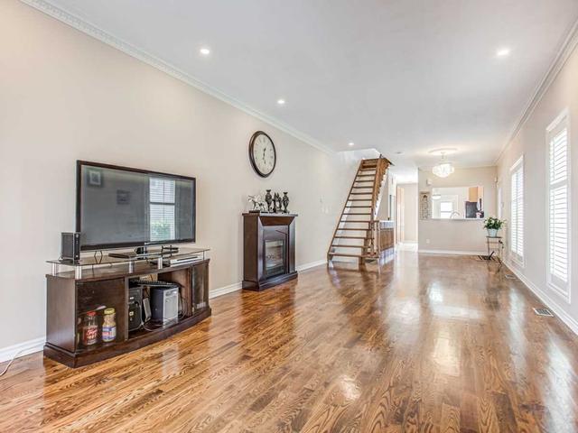 145 David Dunlap Circ, House attached with 3 bedrooms, 3 bathrooms and 3 parking in Toronto ON | Image 16