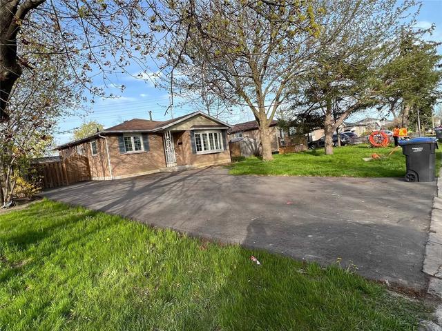 upper - 34 Finsbury Dr E, House detached with 3 bedrooms, 2 bathrooms and 4 parking in Brampton ON | Image 13