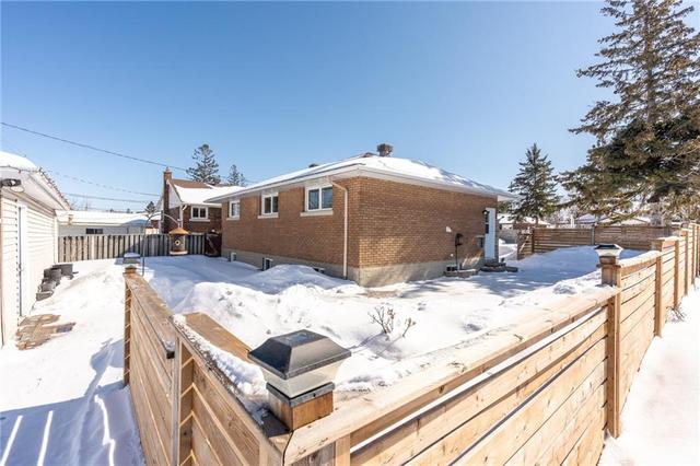 727 Pleasant Park Road, House detached with 4 bedrooms, 2 bathrooms and 4 parking in Ottawa ON | Image 5