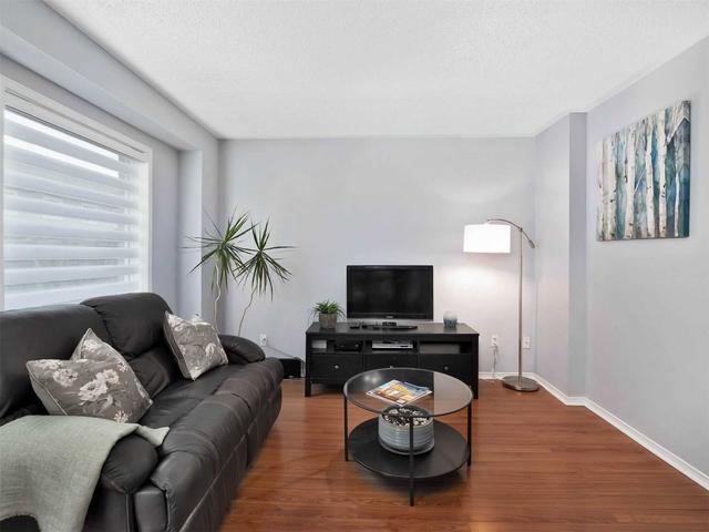 50 Brisbane Crt, Townhouse with 3 bedrooms, 3 bathrooms and 2 parking in Brampton ON | Image 10