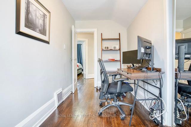 28 Sixth St, House detached with 3 bedrooms, 1 bathrooms and 1 parking in Toronto ON | Image 11