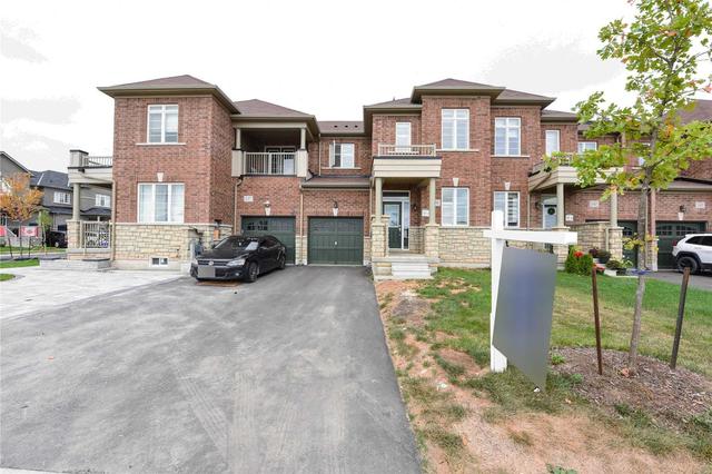 139 Bronson Terr, House attached with 3 bedrooms, 3 bathrooms and 4 parking in Milton ON | Image 1