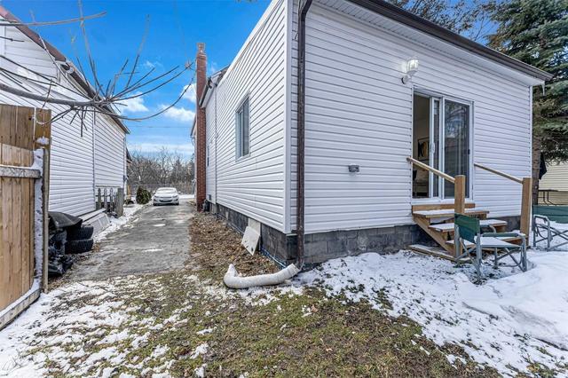 64 Fisher St, House detached with 3 bedrooms, 2 bathrooms and 4 parking in Oshawa ON | Image 24