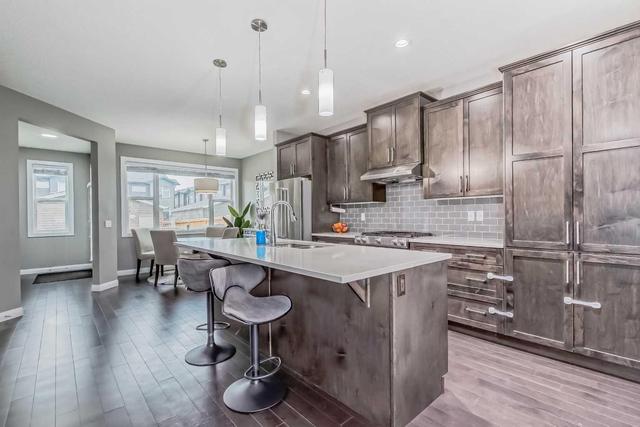 363 Redstone Drive Ne, Home with 3 bedrooms, 2 bathrooms and 2 parking in Calgary AB | Image 8