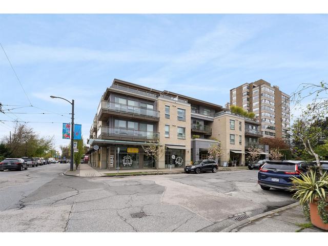 301 - 2128 W 40th Avenue, Condo with 1 bedrooms, 1 bathrooms and null parking in Vancouver BC | Card Image