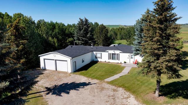 106006 242 Avenue W, House detached with 3 bedrooms, 2 bathrooms and 10 parking in Foothills County AB | Image 3