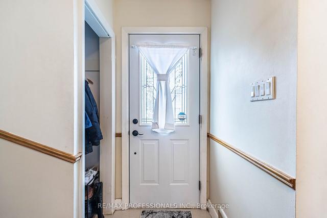 17 Wadsworth Blvd, House detached with 3 bedrooms, 2 bathrooms and 3 parking in Toronto ON | Image 12