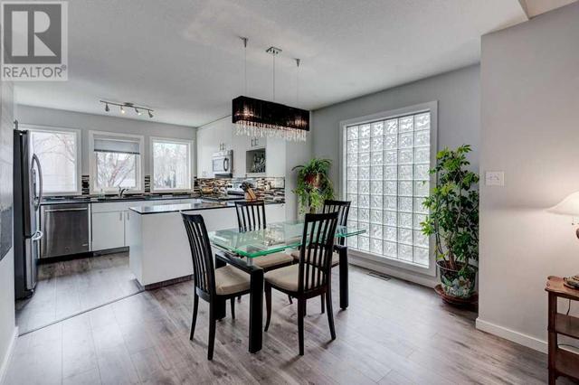 34 Candle Terrace Sw, House attached with 2 bedrooms, 1 bathrooms and 4 parking in Calgary AB | Image 10