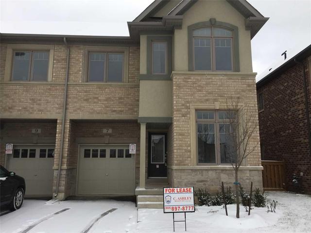 7 Oliana Way, Condo with 3 bedrooms, 3 bathrooms and 1 parking in Brampton ON | Image 1