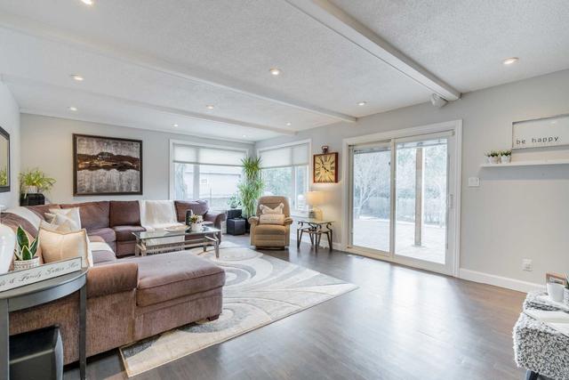 950 Swiss Hts, House detached with 5 bedrooms, 4 bathrooms and 10 parking in Oshawa ON | Image 6