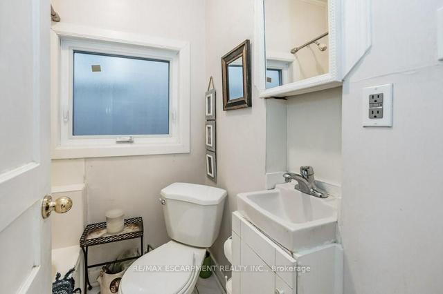 20 Ellis Ave, House detached with 2 bedrooms, 1 bathrooms and 0 parking in Hamilton ON | Image 17